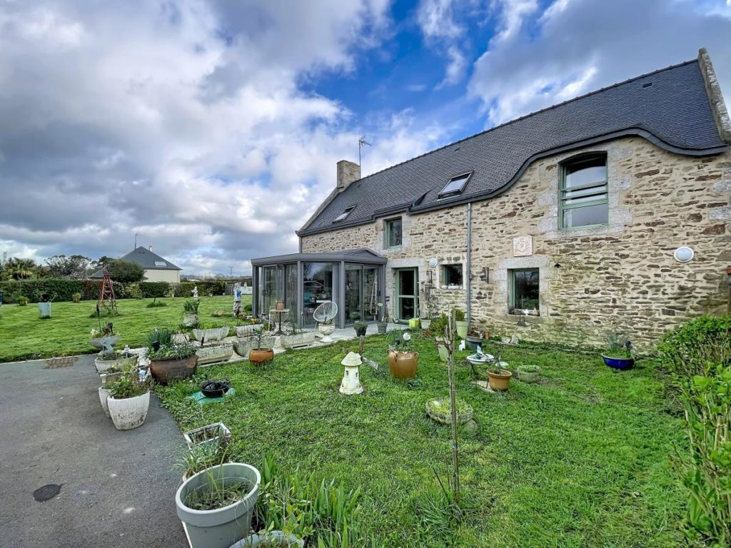 Campagne de PONT-SCORFF – Jolie maison en pierres !