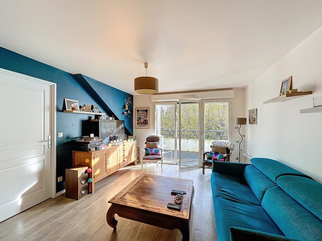 T2 avec balcon et ascenseur