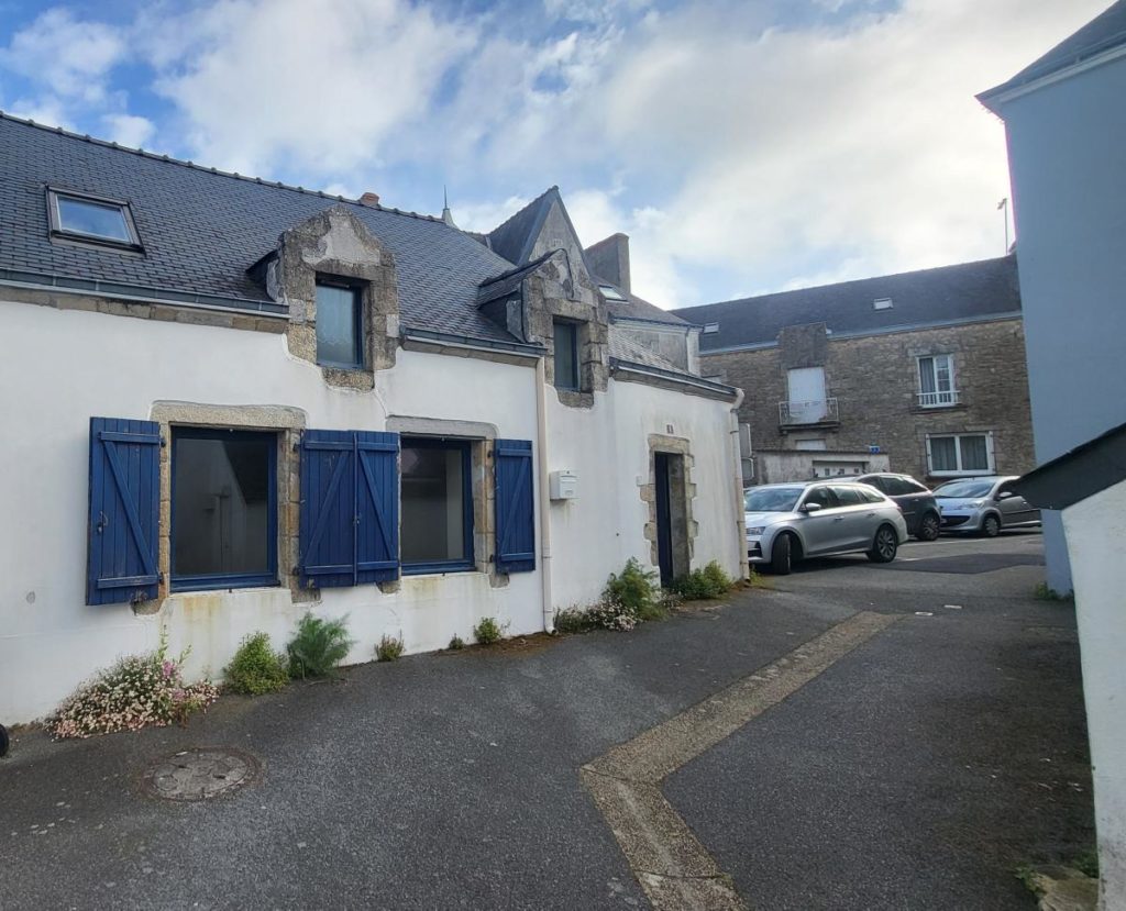 BOURG DE LOCMIQUELIC